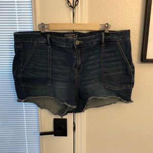 Torrid dark wash Jean shorts